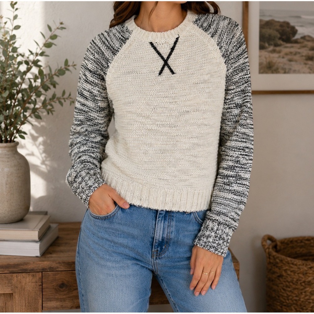 I'm In Love With Derek Women Marled Raglan Sweater Cream Black Size S